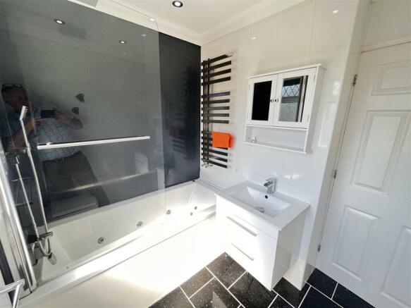bath 2nd angle.JPG