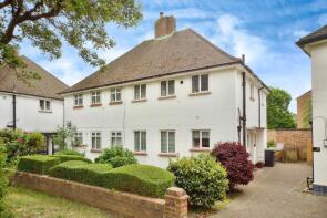40, Farndale Avenue, Southgate N13 5AQ