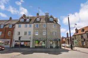 11, Stonehenge Walk, Salisbury SP4 7DB