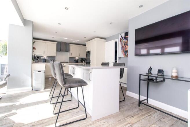 4 bed Detached for sale Image 12