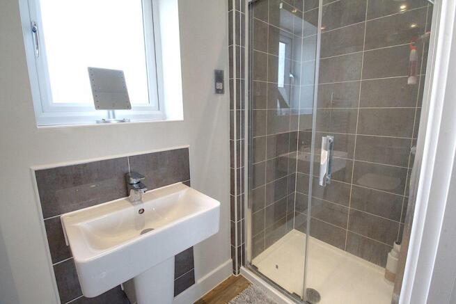 Ensuite to Bed 1