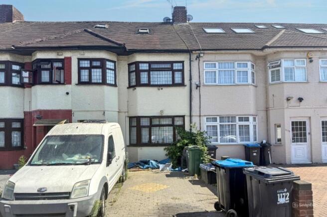 1172 Eastern Avenue, Ilford, IG2 7SD