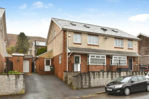 Glanaman Road, Aberdare, CF44