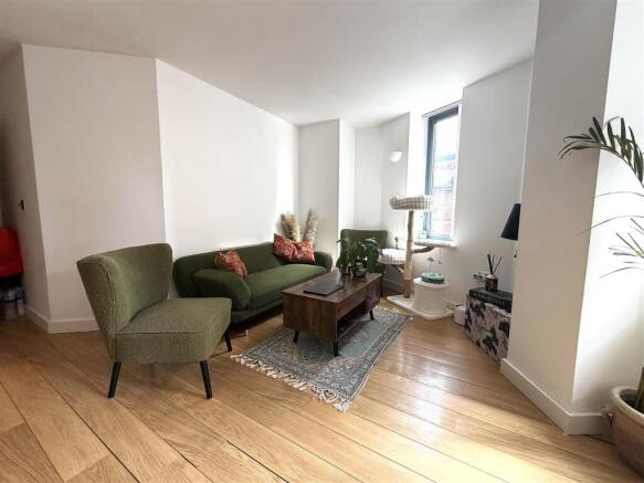 Living Space 2.jpeg