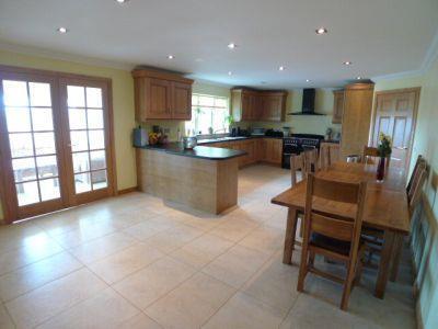Kitchen/Dining