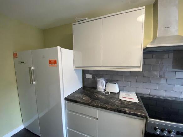 1 bed House Share to rent Image 4