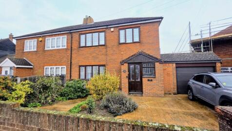Love Lane, Aveley, RM15