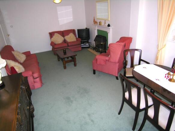 sitting/dining room