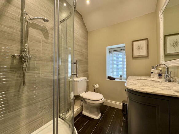 2 bed Cottage for sale Image 10
