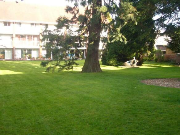 COMMUNAL GARDENS