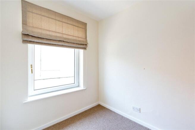 2 bed Flat to rent Image 5