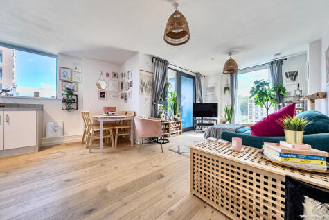 Parkside Avenue, London