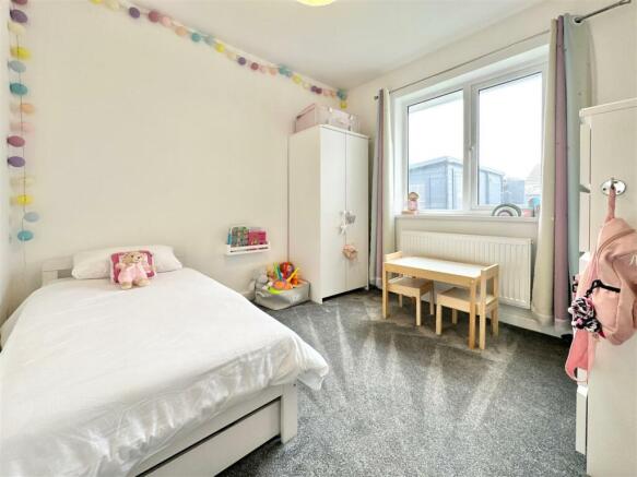 Bedroom 2.JPG