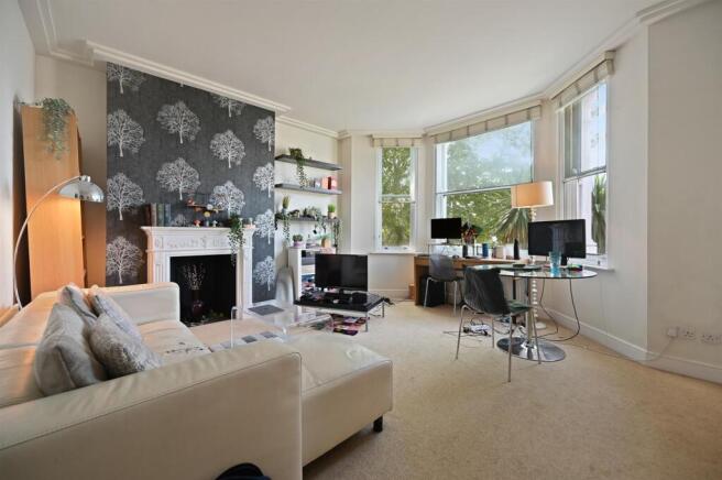 RCLR- flat 3, 310 finchley road- reception 3 (1).j