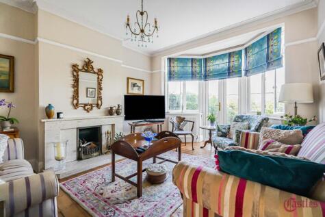 Woodfield Way, N11