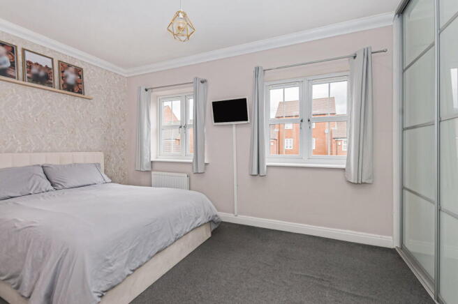 3 bed Terraced for sale Image 11