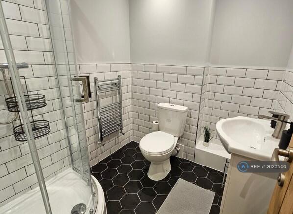 Room 4/5 Shared Bathroom