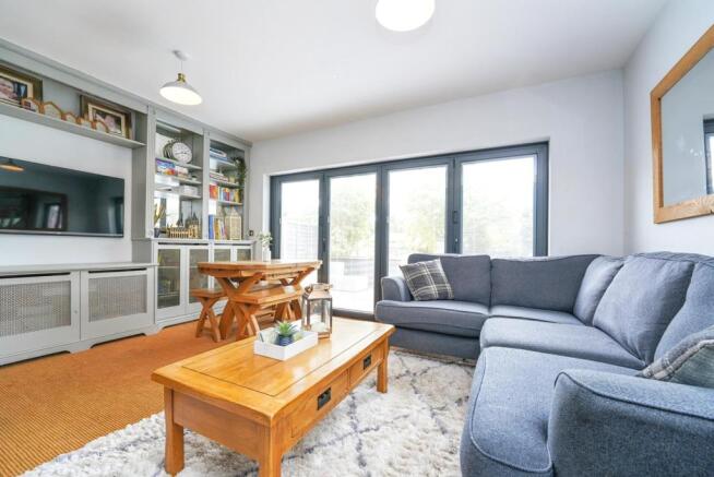 Lounge/Dining Room
