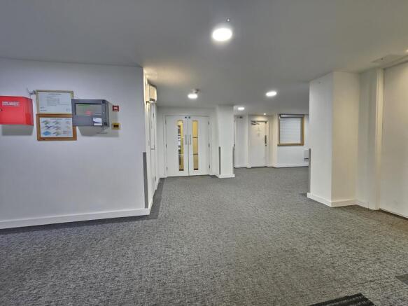3 bed Ground Flat to rent Image 10