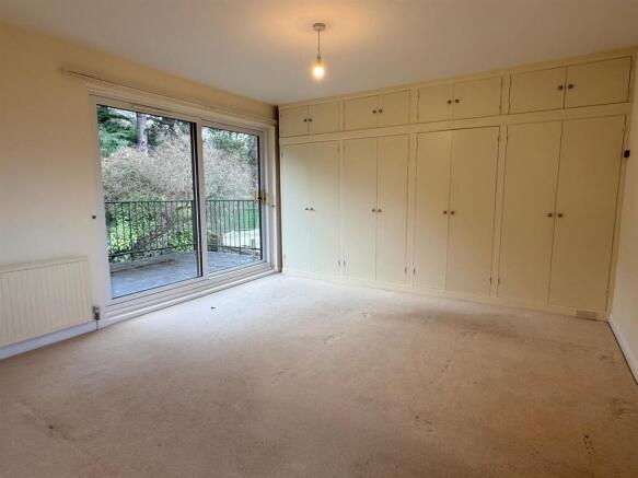 Bedroom 4.jpg