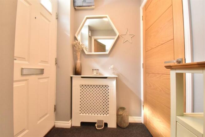 FRONT HALLWAY.JPG