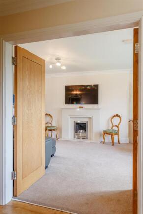 8340636-interior16.jpg
