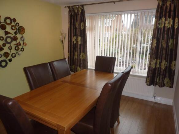 Dining Room/Bed 3