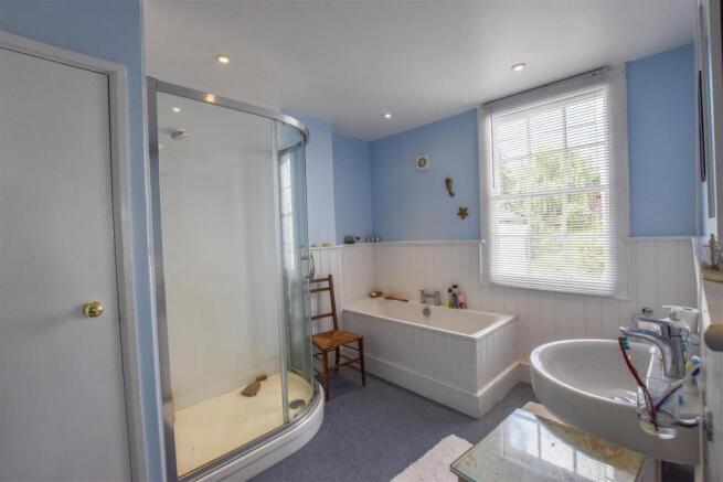 Bathroom.jpg