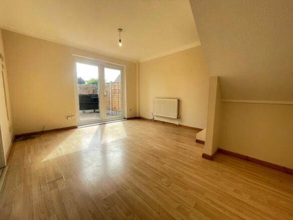 Chapel Close, Grays, RM20 3JG photo 4