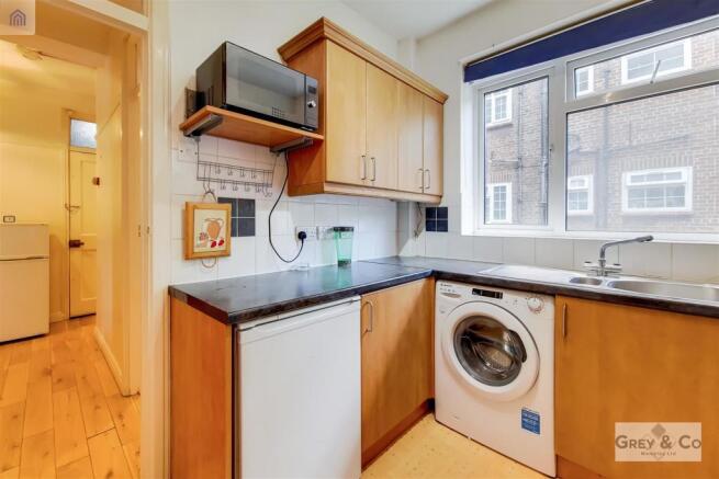 4_Kitchen-0.jpg