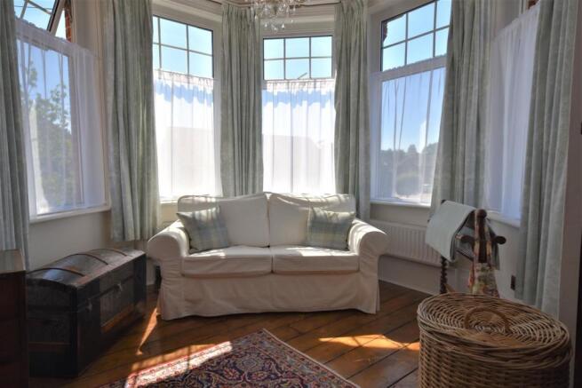 Bedroom 1 Seating.JPG