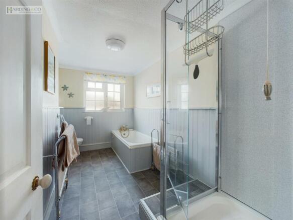 large family bathroom