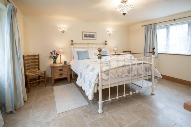 Bedroom 1 (Pic 1)