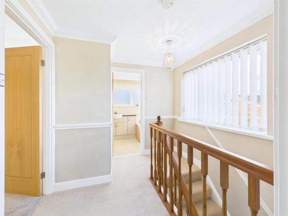 FIRST FLOOR LANDING