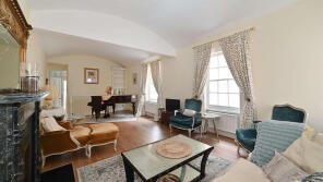 15, Eaton Mews North, London SW1X 8AR
