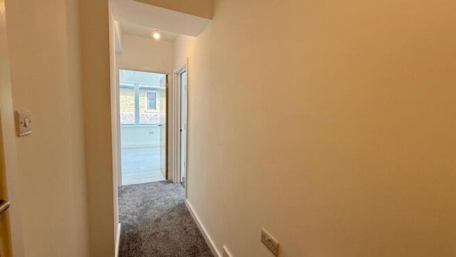 1 bed Flat to rent Image 6