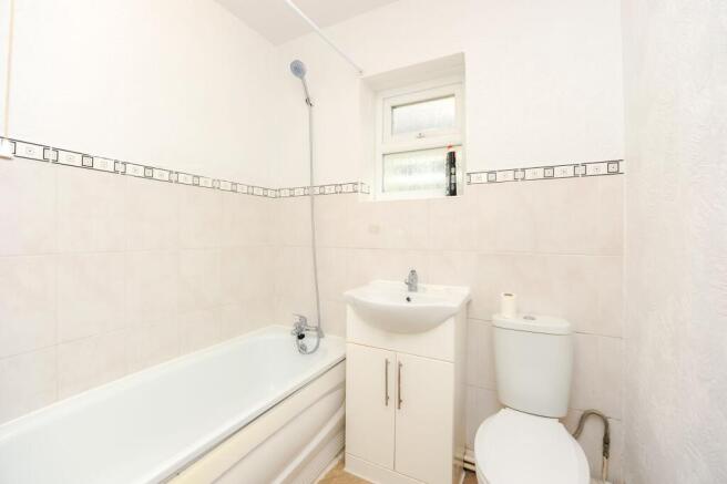Chelston Road, Ruislip, HA4 photo 4
