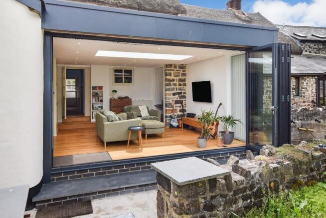 By-folds to garden