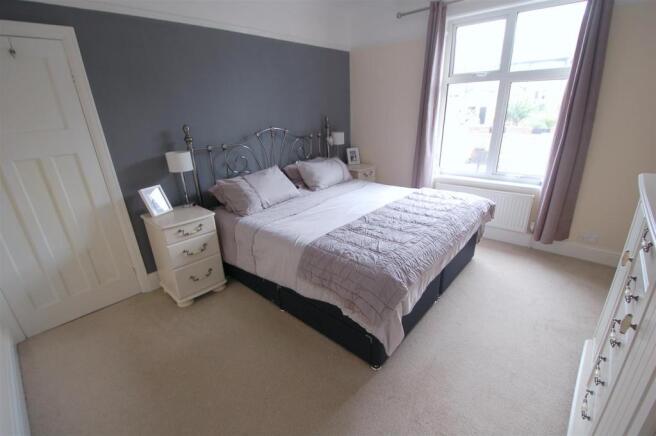 Bedroom 1.jpg