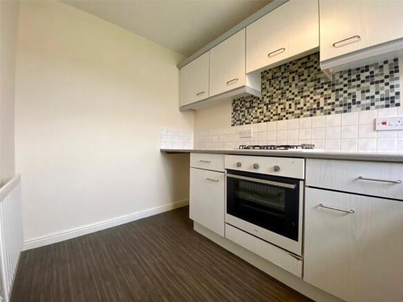 2 bed Semi-Detached to rent Image 5