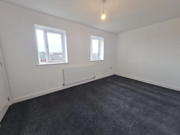 2 bed Town House to rent Image 7