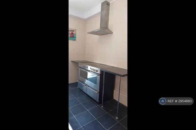 3 bed Terraced to rent Image 12