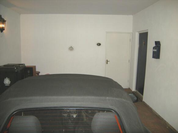 Undercover car port