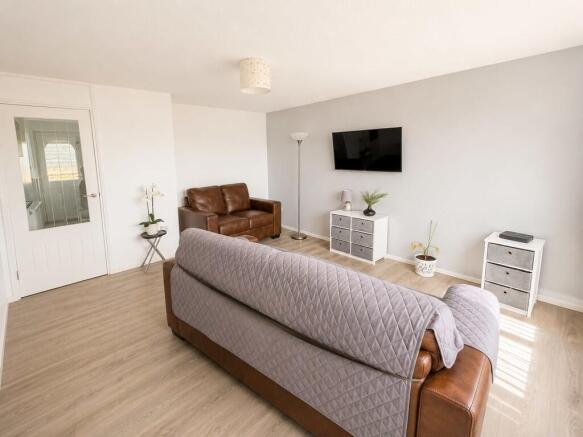 3 bed Town House for sale Image 4