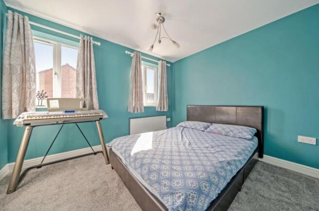 3 bed Town House for sale Image 12