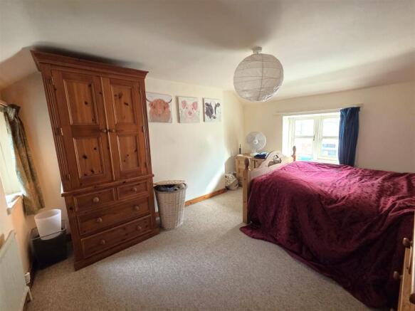 56 Pound - Bedroom1.jpg