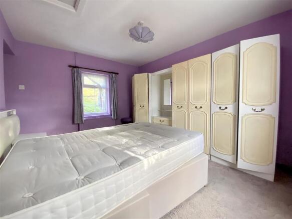BEDROOM 1: