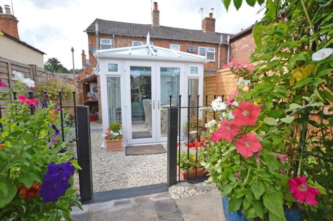 Conservatory from garden.jpg