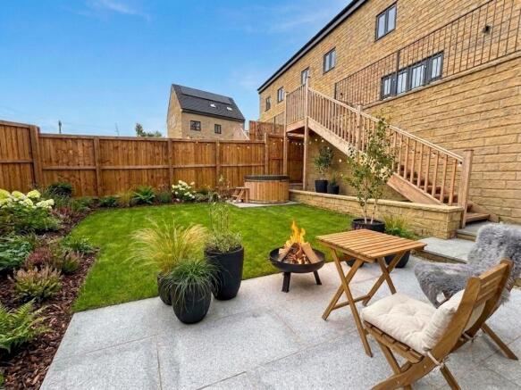 3 bed Terraced for sale Image 11