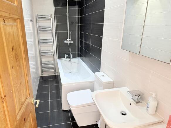 2 bed Terraced for sale Image 8